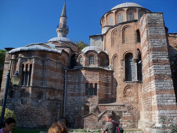 Ужас и варварство: в Стамбуле закрыли гипсокартоном фрески древнего христианского храма Ужас и варварство: в Стамбуле закрыли гипсокартоном фрески древнего христианского храма - Sputnik Армения