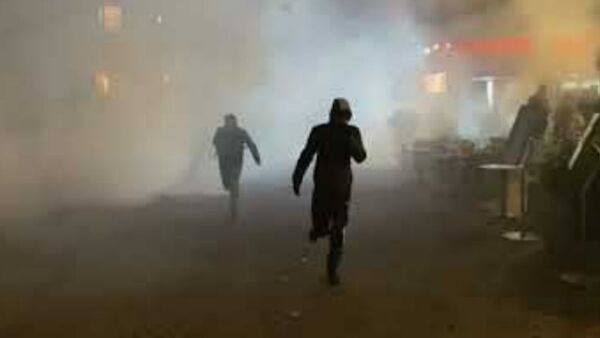 Полиция применила слезоточивый газ на митинге протестующих в Париже - Sputnik Армения