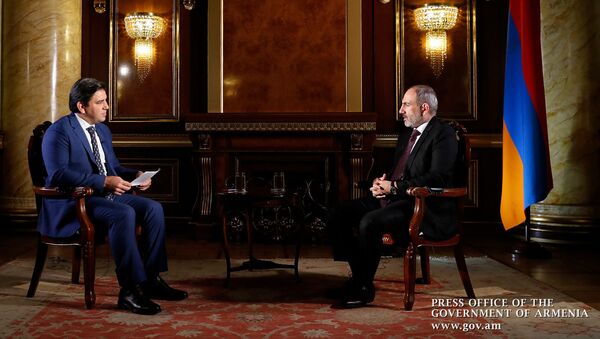 Премьер-министр Армении Никол Пашинян во время интервью телеканалу Al Jazeera - Sputnik Армения