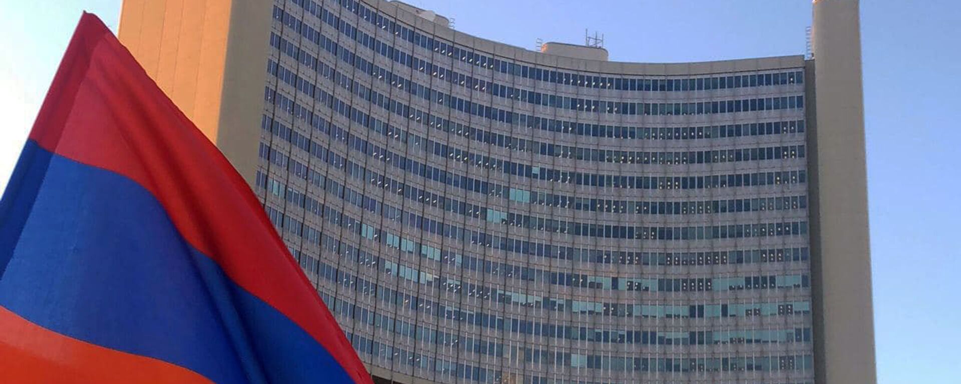 Акция армянской диаспоры Австрии в поддержку Карабаха перед Венским международным центром (1 ноября 2020). Вена - Sputnik Армения, 1920, 14.10.2021