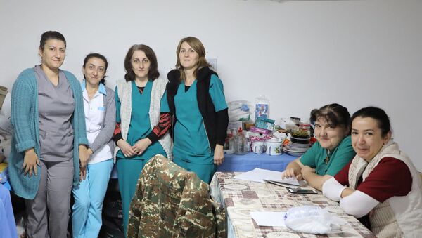 Сотрудники медицинской службы на передовой - Sputnik Армения