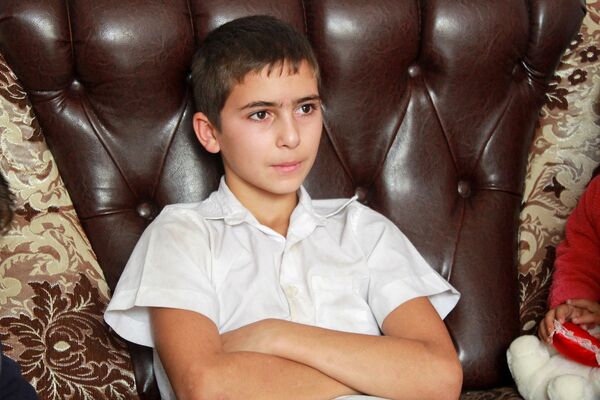 Виктор, 12 лет. Село Кумайри, Кашатагского района - Sputnik Армения