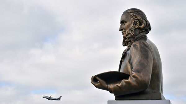 Открытие памятника маринисту И. Айвазовскому в аэропорту Симферополя - Sputnik Армения