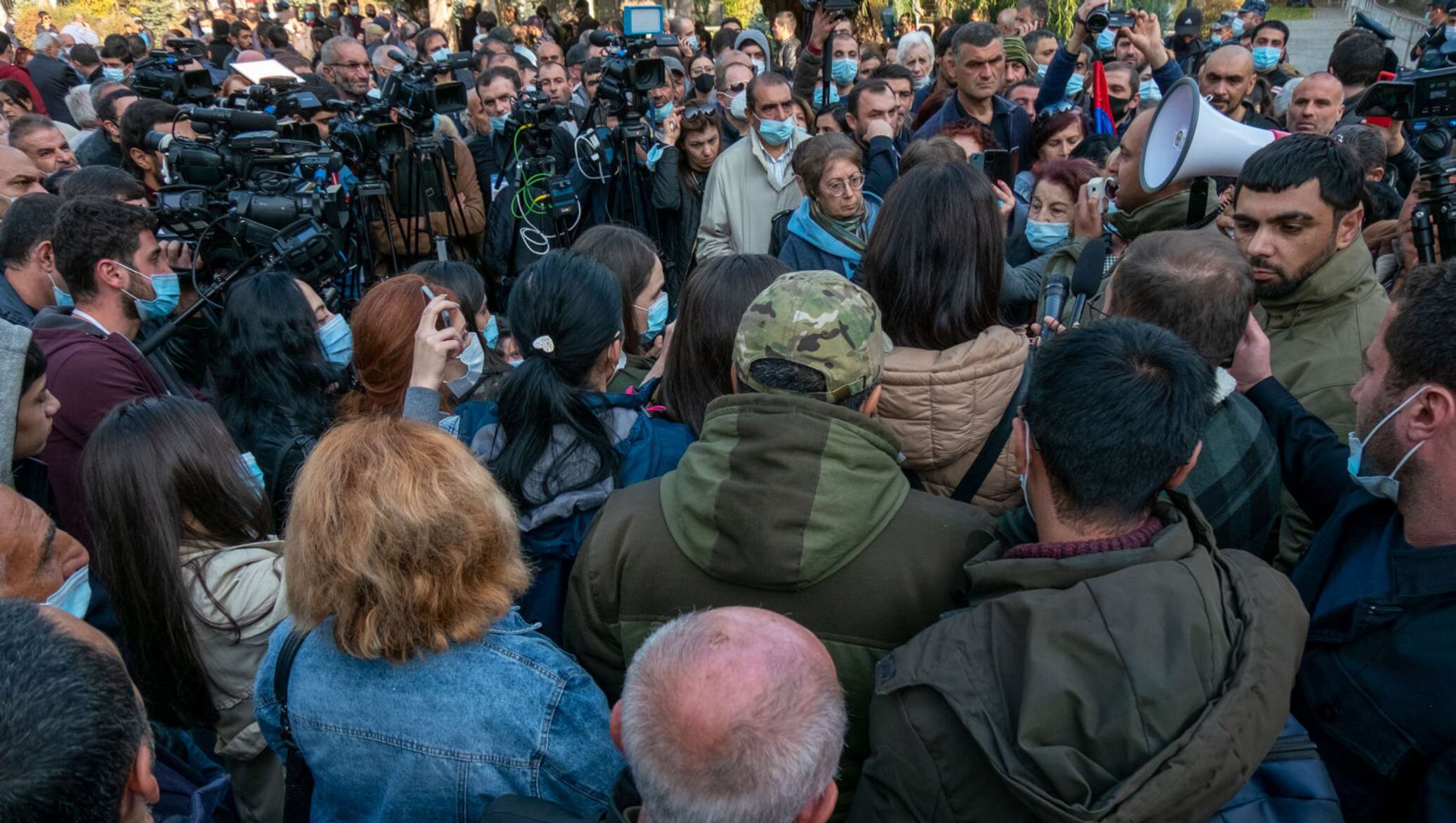 Армения прошла. Армения люди. Протест. Протесты в Армении сегодня.