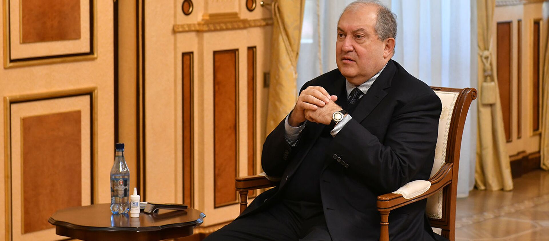 Президент Армен Саркисян в рамках совещаний с парламентскими и внепарламентскими партиями, принял руководителя партии Отечество Артура Ванецяна (10 ноября 2020). Еревaн - Sputnik Արմենիա, 1920, 26.02.2021