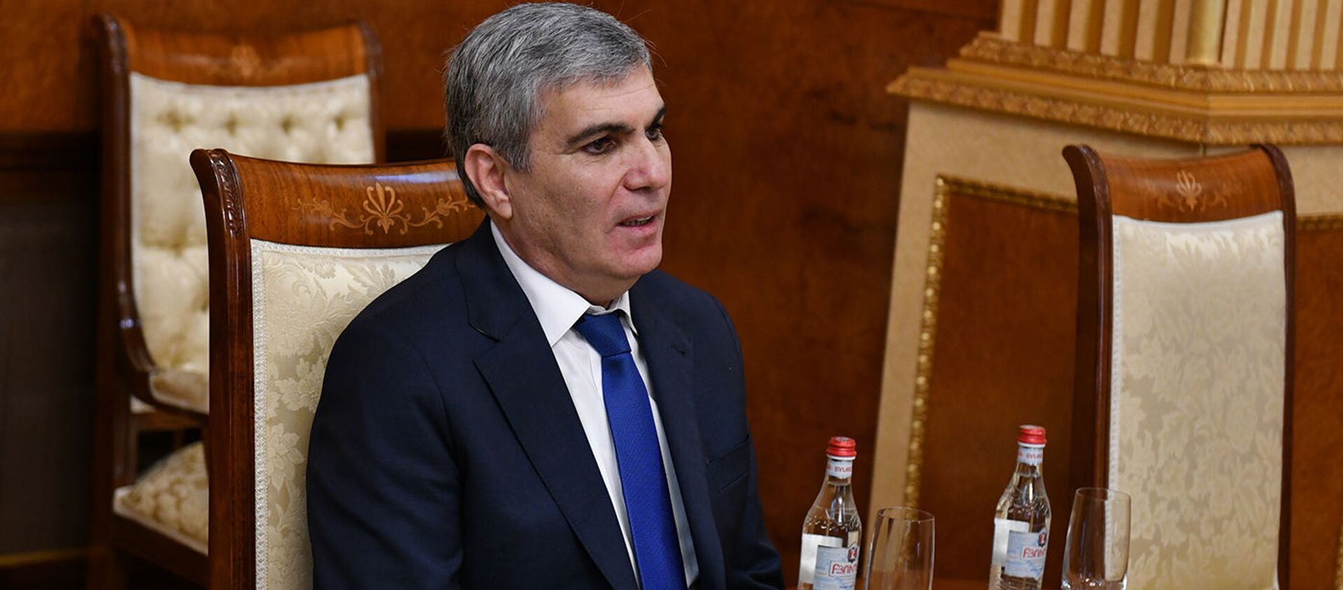 Президент Армен Саркисян в рамках совещаний с парламентскими и внепарламентскими партиями, принял председателя партии Республика Арама Завеновича Саркисяна (11 ноября 2020). Еревaн - Sputnik Արմենիա, 1920, 26.08.2021