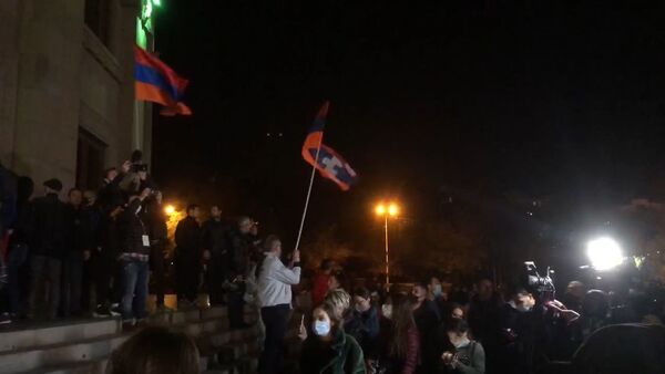 Митингующие на площади Свободы (12 ноября 2020). Еревaн - Sputnik Արմենիա