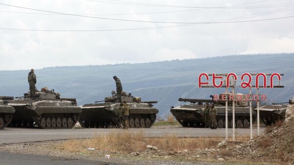 Боевые машины пехоты российских миротворцев в Нагорном Карабахе - Sputnik Արմենիա