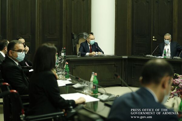 Զոհերի ընտանիքների սոցիալական երաշխիքների հարցը պետք է դառնա կարևոր ուղղություն. Փաշինյան Զոհերի ընտանիքների սոցիալական երաշխիքների հարցը պետք է դառնա կարևոր ուղղություն. Փաշինյան - Sputnik Արմենիա