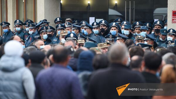 Акция протеста родителей солдат пропавших без вести у здания Минобороны (16 ноября 2020). Еревaн - Sputnik Արմենիա