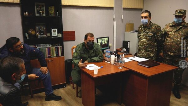 Тоноян рассказал о поисках пропавших без вести военнослужащих в Карабахе Тоноян рассказал о поисках пропавших без вести военнослужащих в Карабахе - Sputnik Армения