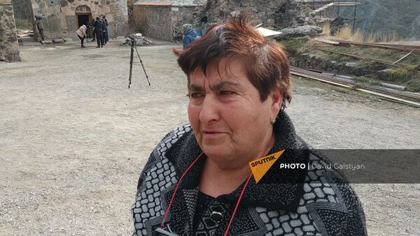 Դադիվանքի այցելուների մտահոգությունը, խաղաղապահներն ու տեր Հովհաննեսը. մոմ արդեն չկար... Դադիվանքի այցելուների մտահոգությունը, խաղաղապահներն ու տեր Հովհաննեսը. մոմ արդեն չկար... - Sputnik Արմենիա