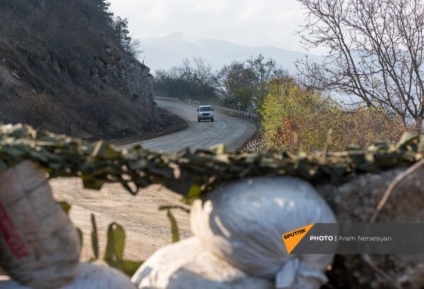 Блокпост российских миротворческих сил в Лачинском коридоре (17 ноября 2020). Карабах Блокпост российских миротворческих сил в Лачинском коридоре (17 ноября 2020). Карабах - Sputnik Армения