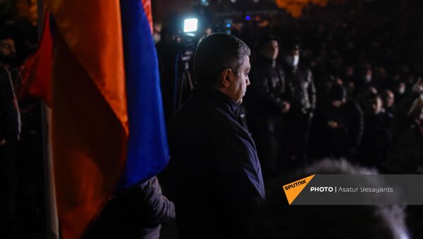 Руководитель партии Отечество Артур Ванецян на митинге оппозиции на площади Свободы (18 ноября 2020). Еревaн  - Sputnik Արմենիա