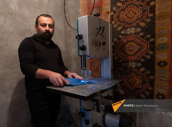 «Ընկնում ենք, բայց չենք ծնկում», կամ պատերազմի օգնության ծրագրերը վերածվում են ստարտափերի «Ընկնում ենք, բայց չենք ծնկում», կամ պատերազմի օգնության ծրագրերը վերածվում են ստարտափերի - Sputnik Արմենիա