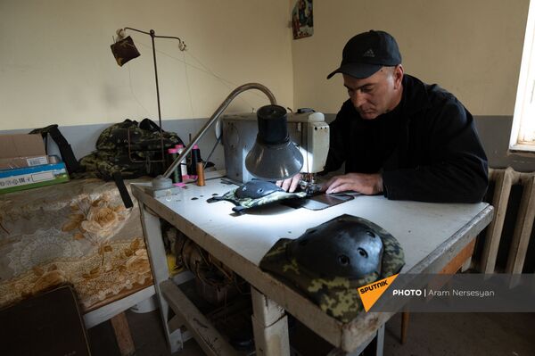 «Ընկնում ենք, բայց չենք ծնկում», կամ պատերազմի օգնության ծրագրերը վերածվում են ստարտափերի «Ընկնում ենք, բայց չենք ծնկում», կամ պատերազմի օգնության ծրագրերը վերածվում են ստարտափերի - Sputnik Արմենիա