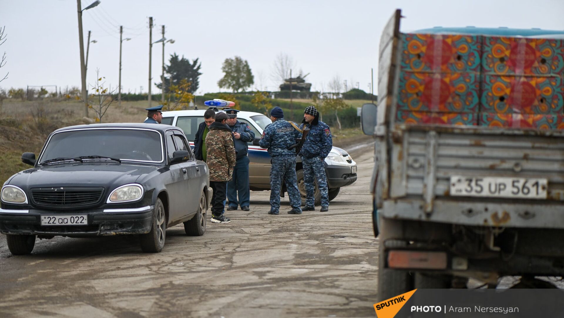 Блокпост полиции на дороге Степанакерт-Мартакерт в Аскеранском районе (20 ноября 2020). Карабах - Sputnik Արմենիա, 1920, 28.04.2021