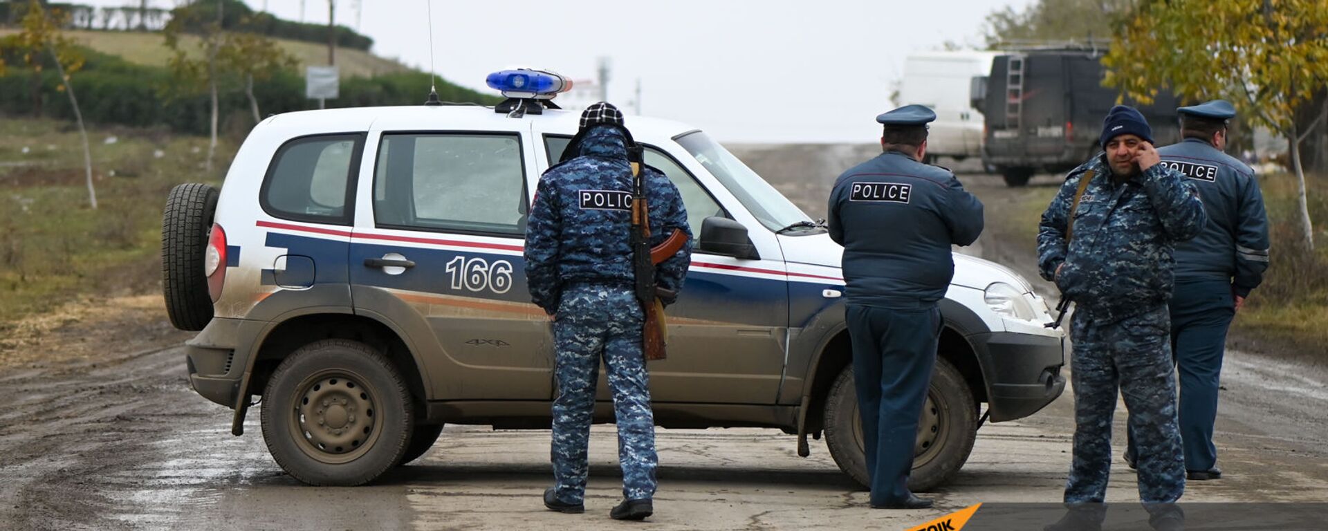 Блокпост полиции на дороге Степанакерт-Мартакерт в Аскеранском районе (20 ноября 2020). Карабах - Sputnik Արմենիա, 1920, 26.03.2021