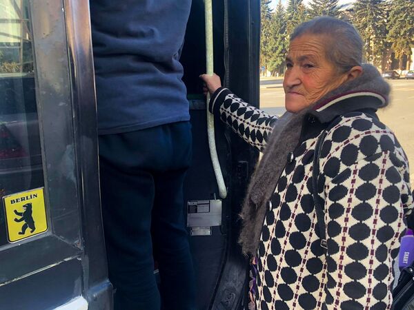 Хорошо будет, или плохо, наше место - там: арцахцы возвращаются домой из Гюмри Хорошо будет, или плохо, наше место - там: арцахцы возвращаются домой из Гюмри - Sputnik Армения