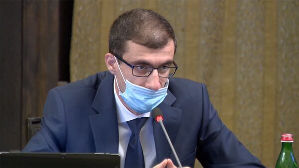 Министр труда и социальных вопросов Месроп Аракелян во время очередного заседания правительства Армении (26 ноября 2020). Еревaн - Sputnik Армения