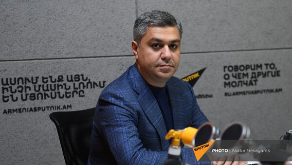 Руководитель партии Отечество Артур Ванецян в гостях радио Sputnik - Sputnik Армения