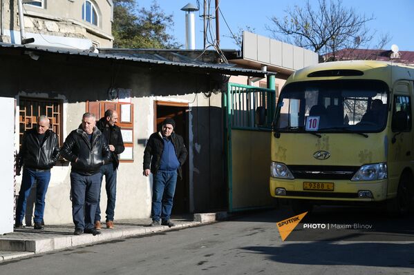 Водители автобусного парка Степанакерта - Sputnik Армения