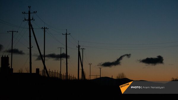 Линии электропередач рядом с трассой М10 в Гегаркуникской области - Sputnik Արմենիա