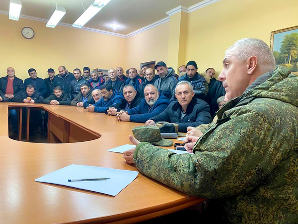 Араик Арутюнян сообщил, сколько тел погибших вынесено из зоны боев в Карабахе Араик Арутюнян сообщил, сколько тел погибших вынесено из зоны боев в Карабахе - Sputnik Армения
