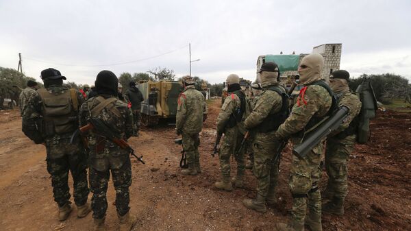 Поддерживаемые Турцией сирийские боевики готовятся отправиться на передовую в провинции Идлиб (11 февраля 2020). Сирия - Sputnik Армения