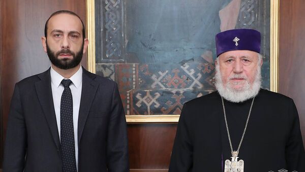 Председатель Парламента Армении Арарат Мирзоян встретился с католикосом Гарегином Вторым (2 декабря 2020). Эчмиадзин - Sputnik Արմենիա