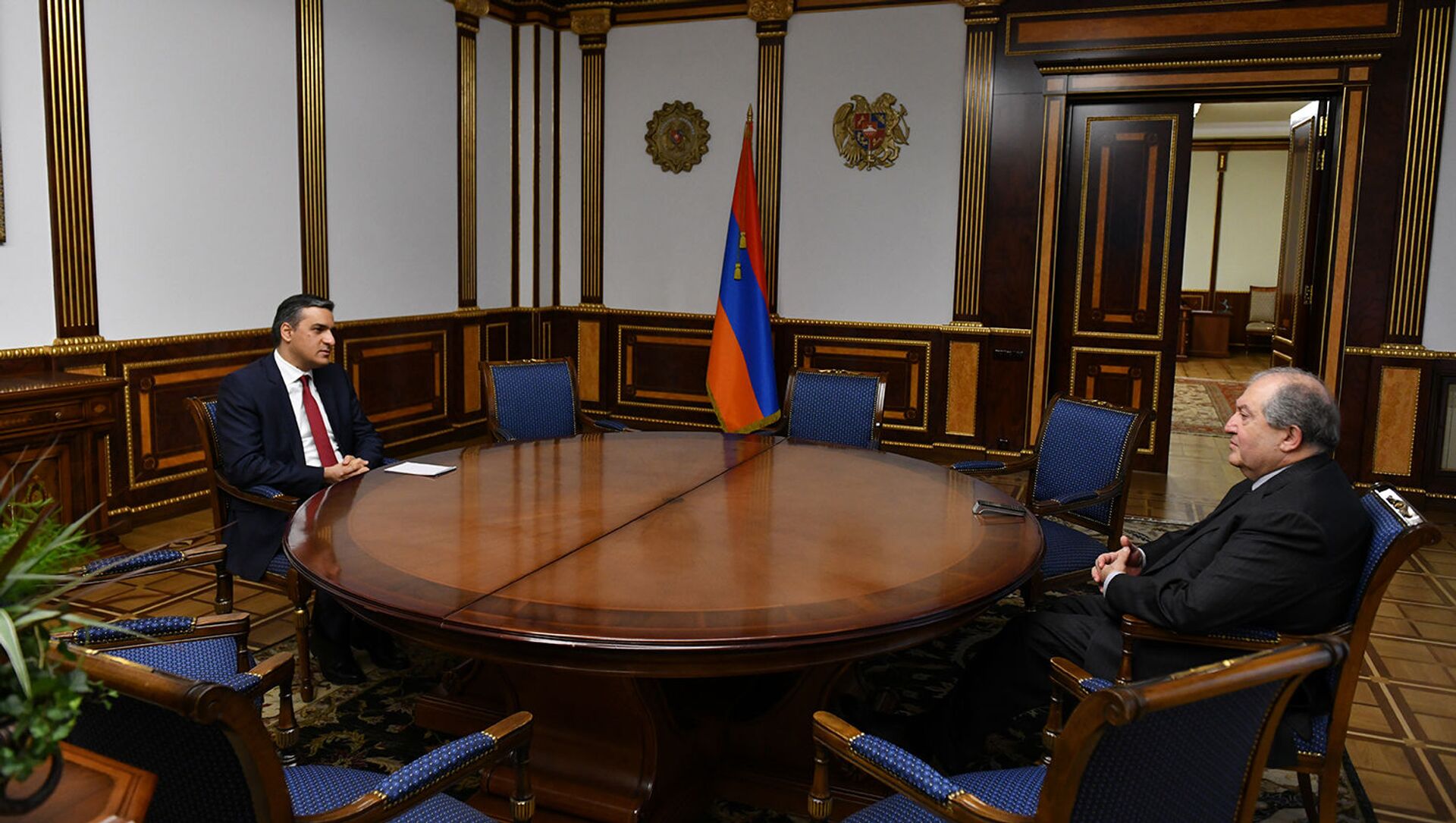 Президент Армен Саркисян встретился с защитником прав человека в Армении Арманом Татояном (3 декабря 2020). Еревaн - Sputnik Արմենիա, 1920, 26.05.2021
