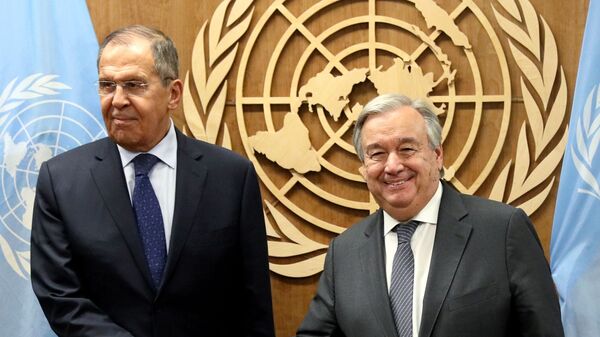 Министр иностранных дел РФ Сергей Лавров (слева) и генеральный секретарь Организации Объединенных Наций (ООН) Антониу Гутерреш  - Sputnik Армения
