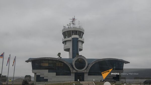 Вид на здание аэропорта в Степанакерте, на территории которого развернут госпиталь Министерства обороны России (3 декабря 2020). Кабарах - Sputnik Արմենիա