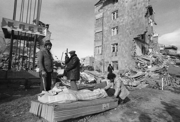 1988–ի ավերիչ երկրաշարժի հետևանքները. Սպիտակ - Sputnik Արմենիա