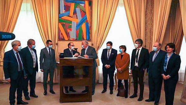 Министр иностранных дел Армении Ара Айвазян встретился с председателем Сената Франции Жераром Ларше (9 декабря 2020). Париж - Sputnik Արմենիա