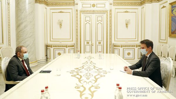 Премьер-министр встретился с послом Франции в Армении Джонатаном Лакотом (10 декабря 2020). Ереван - Sputnik Արմենիա