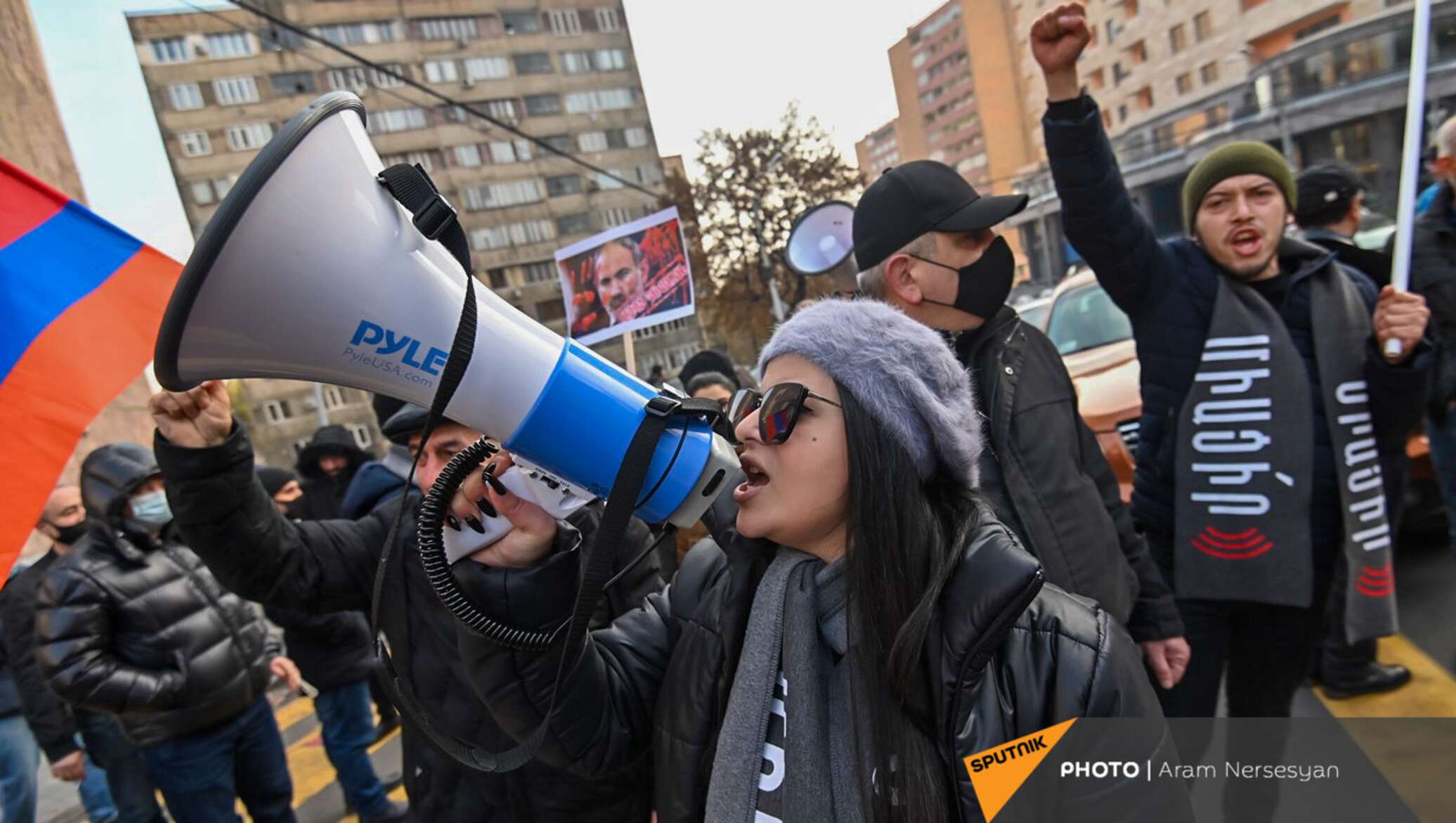 Марш в ереване. Протесты в Армении. Протесты в России 2022. Митингующие. Протесты в Армении 2020.