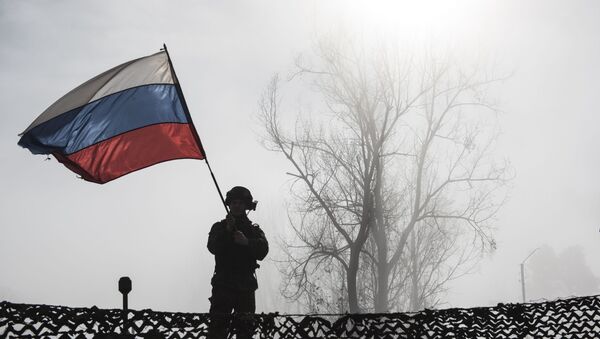 Российский миротворец на блокпосту №6 на въезде в город Шуши - Sputnik Армения
