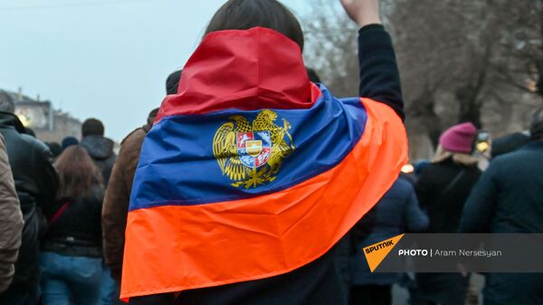Девушка с флагом Армении - Sputnik Армения