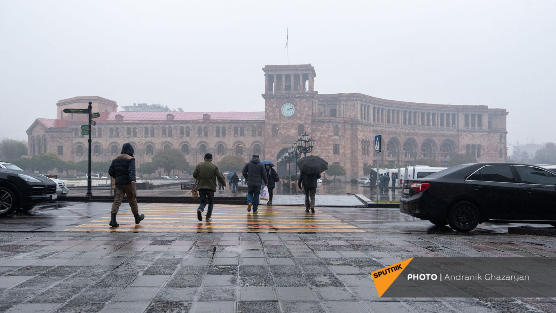 Дождливый день в Ереване - Sputnik Армения, 1920, 09.02.2021