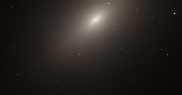 Эллиптическая галактика NGC 4697 в созвездии Дева - Sputnik Армения