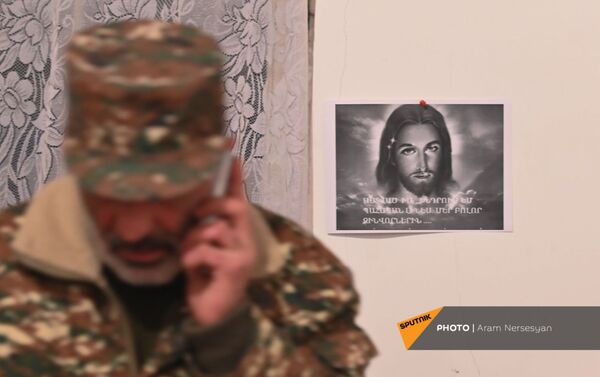 Рисунок с изображением Иисуса Христа на стене районной администрации села Шурнух (18 декабря 2020). - Sputnik Армения