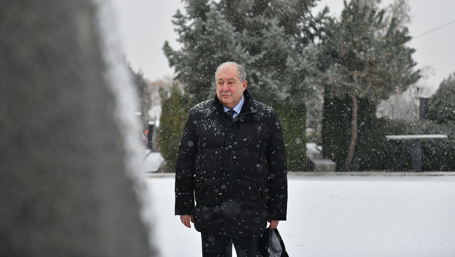 Президент Армен Саркисян посетил военный пантеон Ераблур (20 декабря 2020). Еревaн - Sputnik Արմենիա, 1920, 01.03.2021