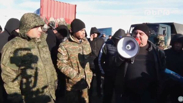 Жители Сюника перекрыли дорогу Горис-Татев, чтоб запретить Пашиняну въезд в регион (21 декабря 2020). Сюник - Sputnik Արմենիա