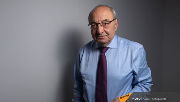 Кандидат оппозиции на пост премьер-министра переходного правительства, экс-премьер Вазген Манукян (09 декабря 2020). Еревaн - Sputnik Армения