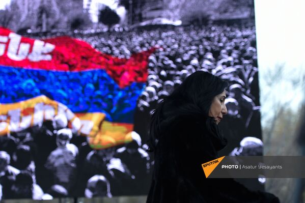 Член партии Процветающая Армения Наира Зограбян на митинге оппозиции (22 декабря 2020). Еревaн - Sputnik Армения