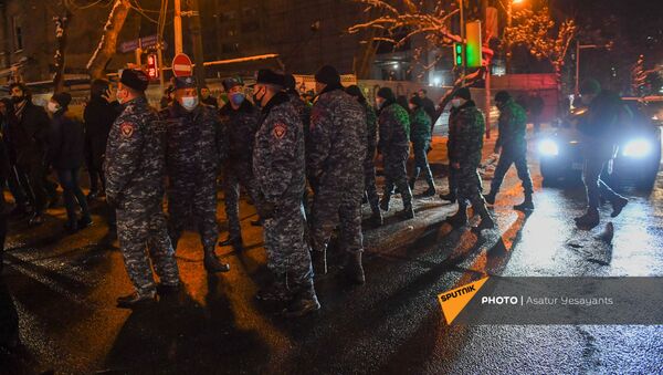 Ситуация на перекрестке улиц Арами - Налбандяна (24 декабря 2020). Еревaн - Sputnik Արմենիա