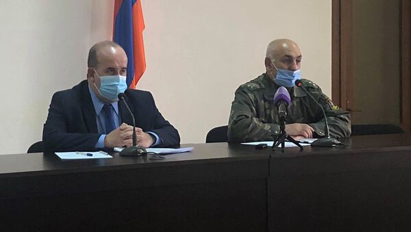Губернатор Ширака Тигран Петросян представил нового заместителя Погоса Абраамяна руководителям общин области (29 декабря 2020). Гюмри - Sputnik Армения