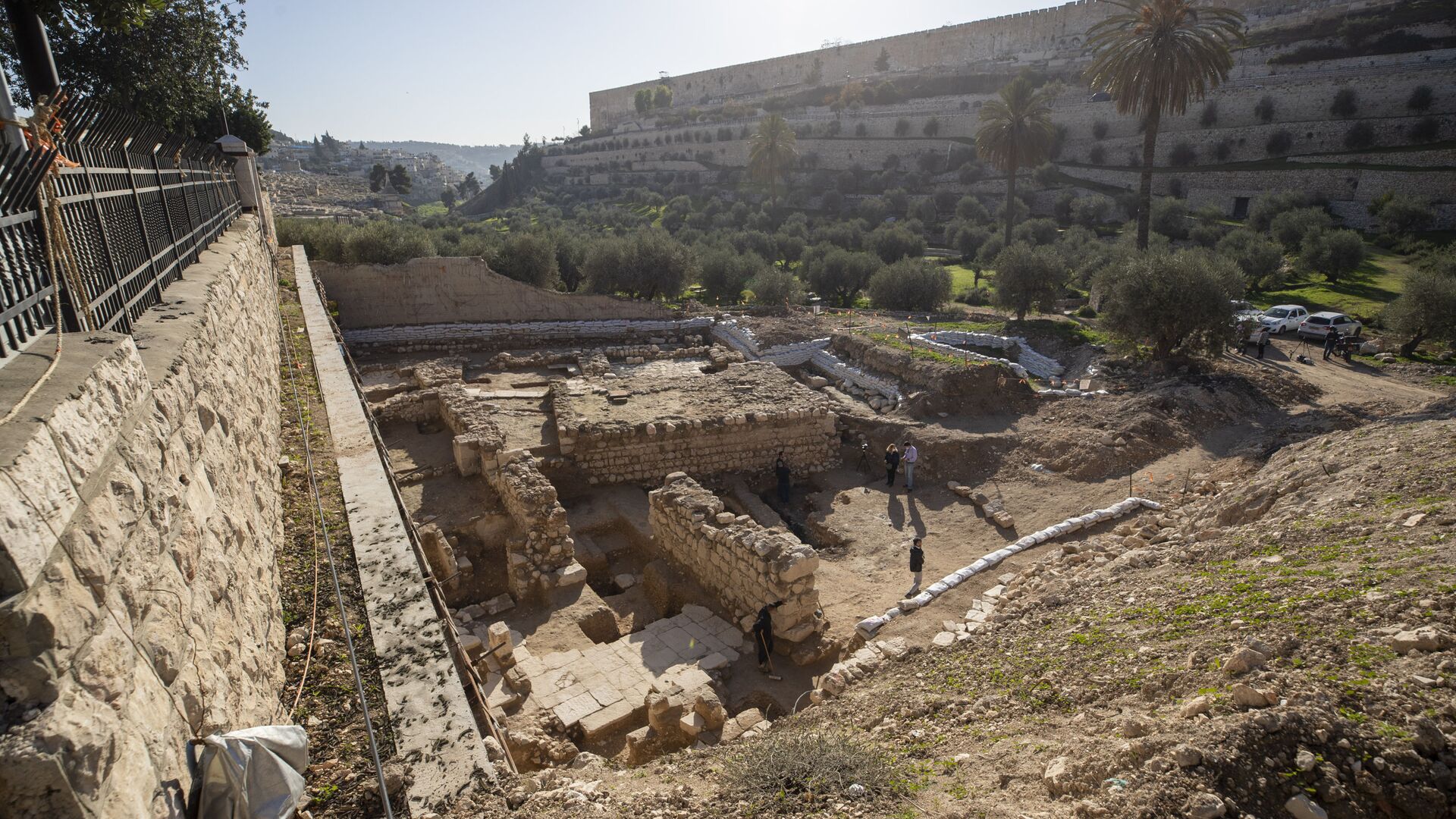 Руины ритуальной бани и церкви возрастом 2000 лет, найденные в Иерусалиме - Sputnik Армения, 1920, 25.10.2021