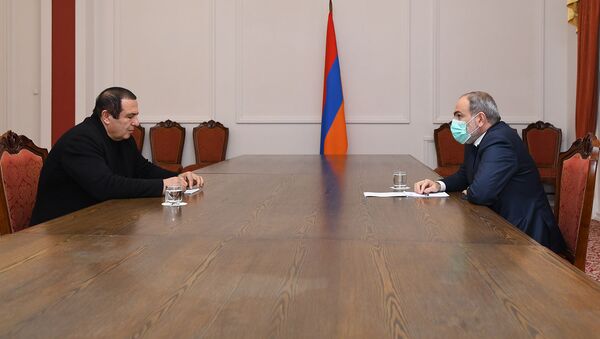 Премьер-министр Никол Пашинян встретился с руководителем парламентской фракции Процветающая Армения Гагиком Царукяном (29 декабря 2020). Еревaн - Sputnik Արմենիա